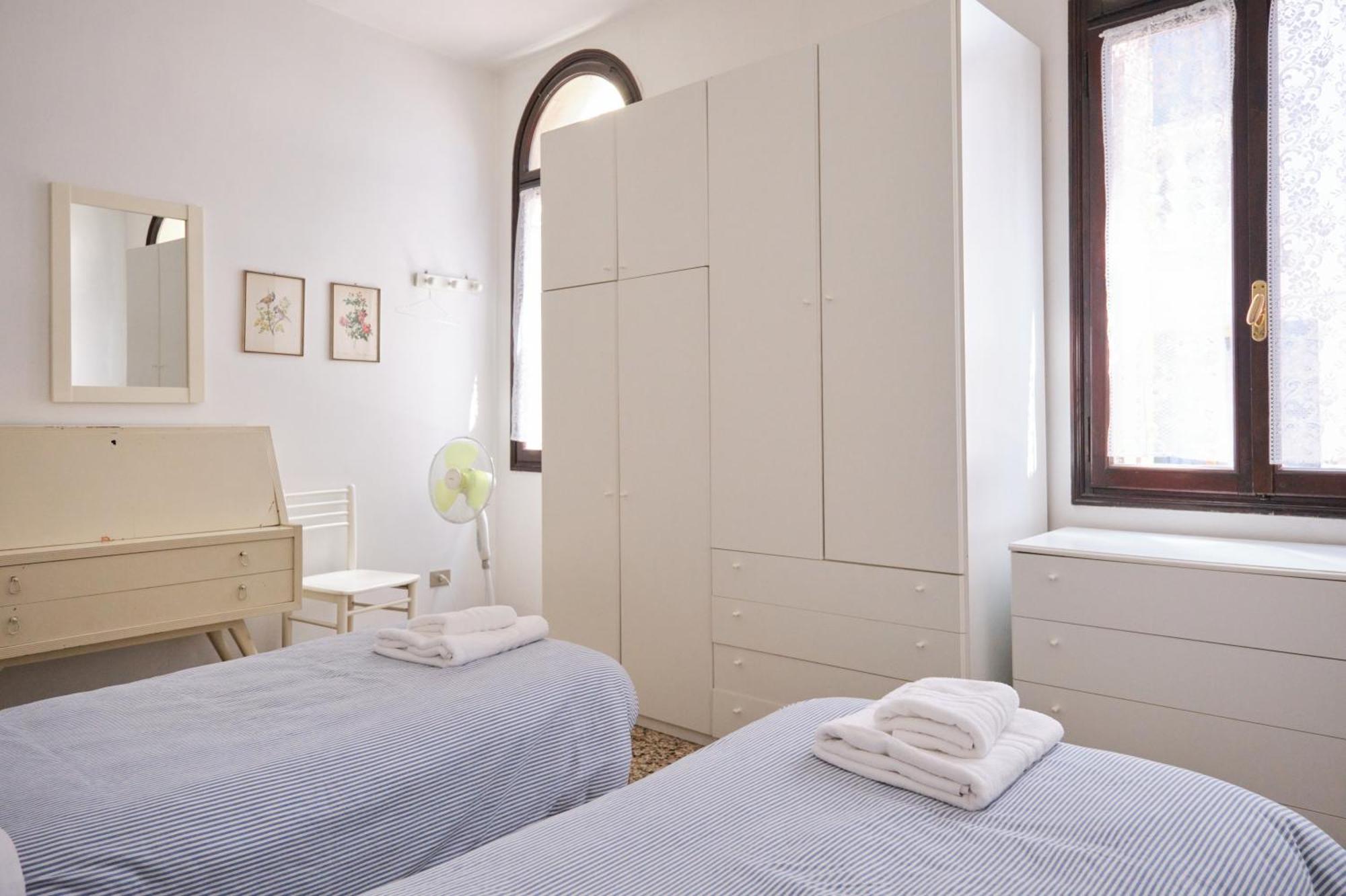 Lustraferi Apartment Venedig Exteriör bild
